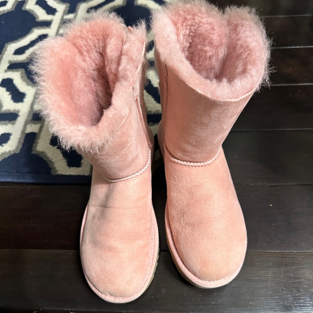 Ugg Bailey girls pink bow boots